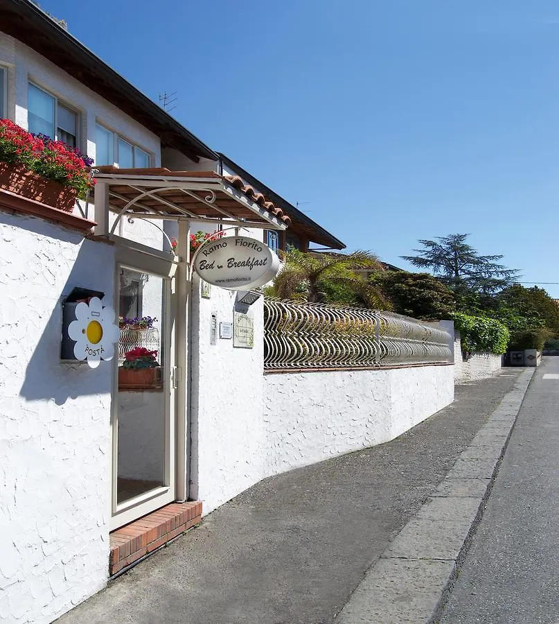 Ramo Fiorito Bed & Breakfast Sant'Agata Li Battiati 0*,