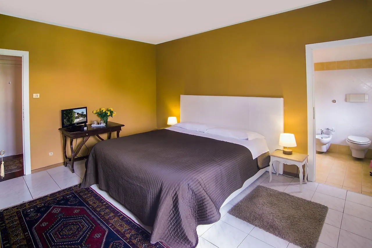 Ramo Fiorito Bed & Breakfast Sant'Agata Li Battiati 0*,  Italy